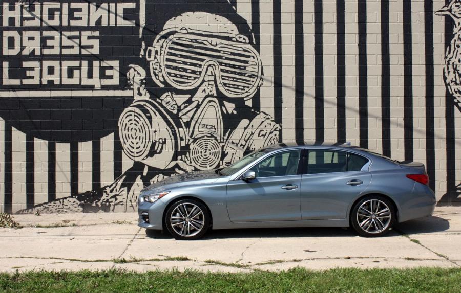  Infiniti Q50 2014 года  (фото 27 из 52)